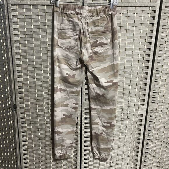 American Eagle Jogger Jeans Size 0R Beige Camo Denim Drawstring Zip Ankles - Picture 2 of 10